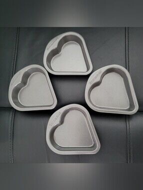Set of 4 Classic Silverstone Heart-Shaped Baking Pans - Metallic Gray